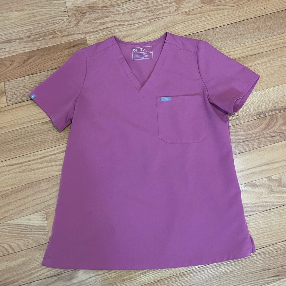 Figs Catarina One Pocket Scrub Top- Quartz Pink